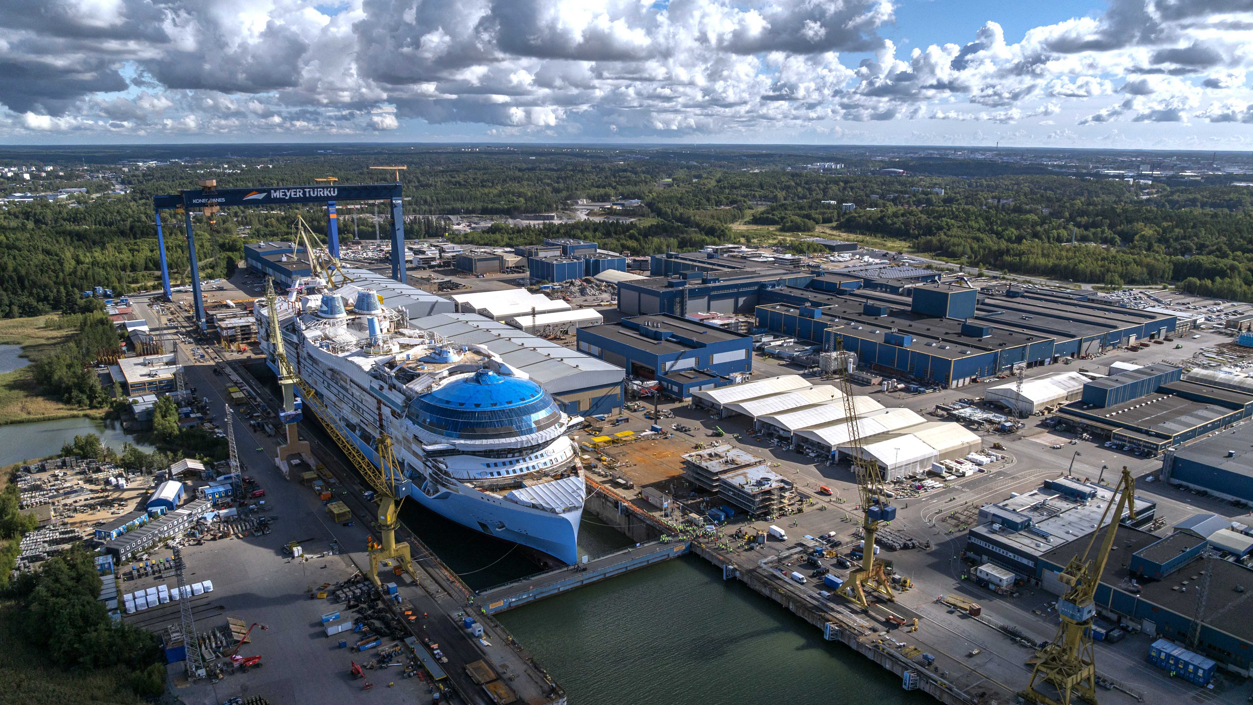 Royal Caribbeanin Hero of the Seas laskettiin vesille Meyer Turun telakalla